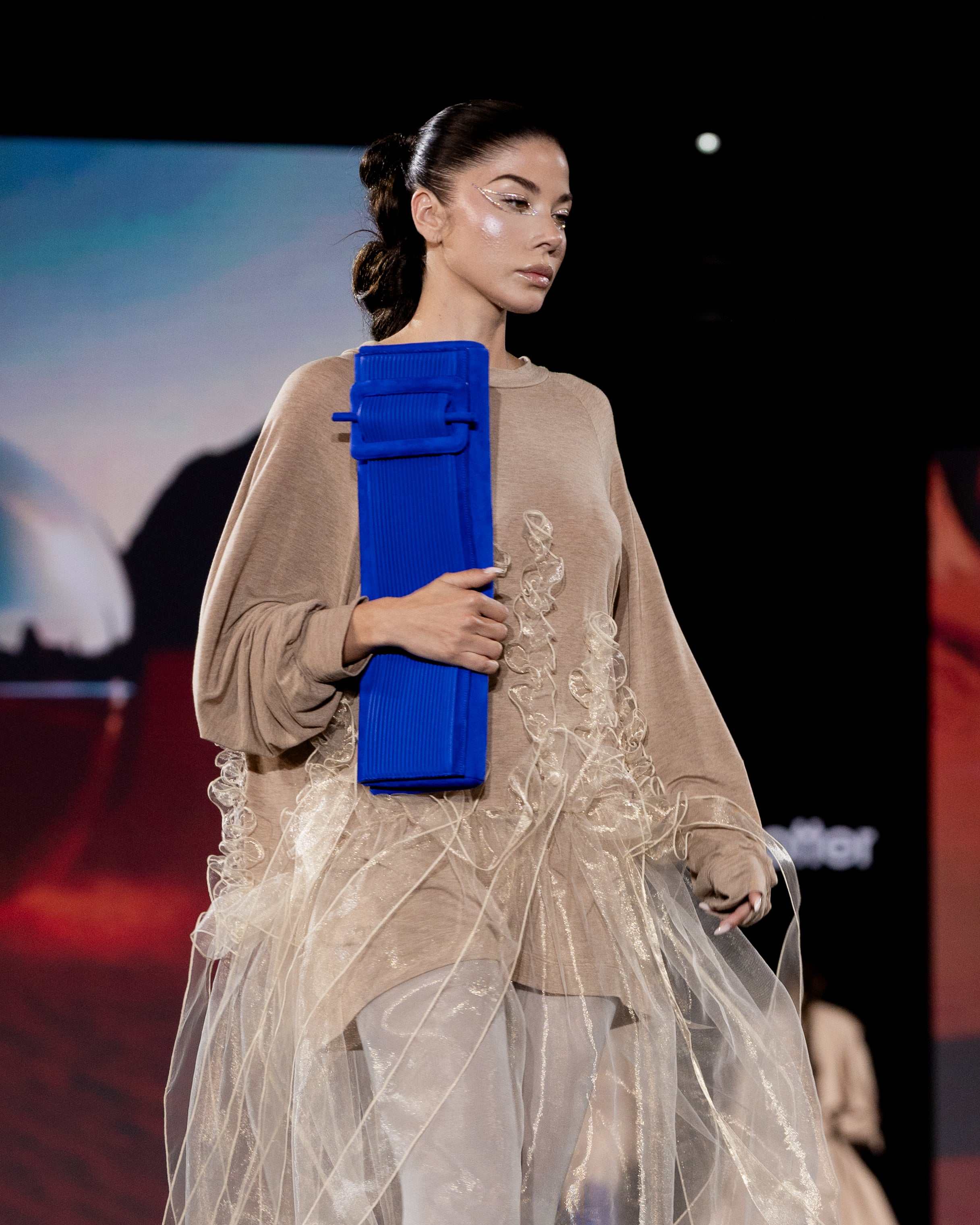 Aura Clutch - Blue